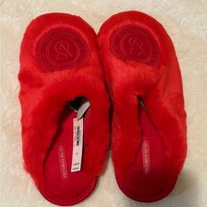 New Victoria's Secret Vibrant Red Plush Slippers Nwt